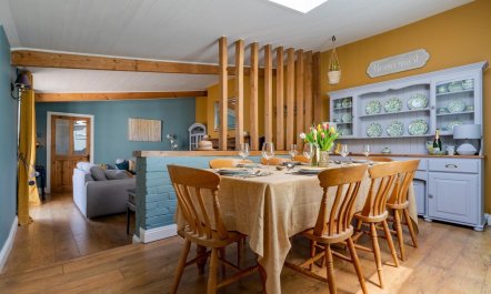 Teatime & Billiards 4