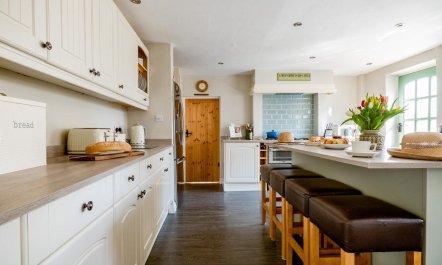 Teatime & Billiards 7