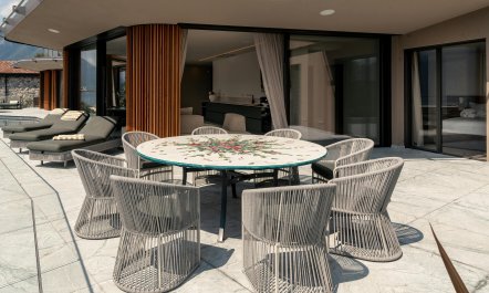 Ophelia on the Lake 5