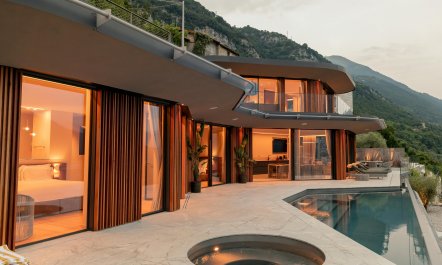 Ophelia on the Lake 7