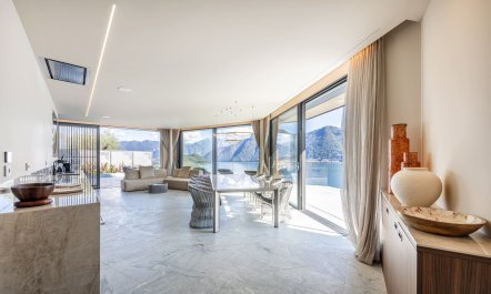 Ophelia on the Lake 4