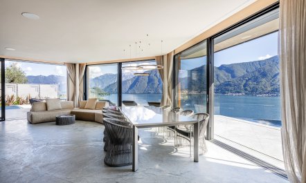 Ophelia on the Lake 6