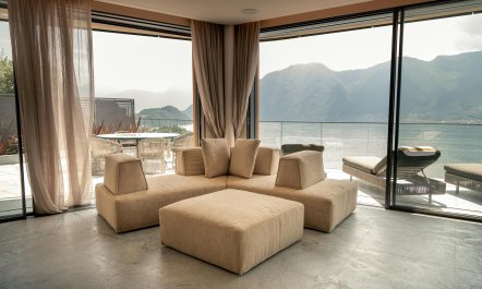 Ophelia on the Lake 8