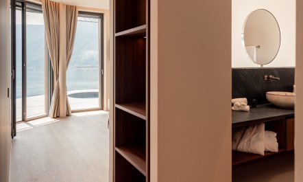 Ophelia on the Lake 9