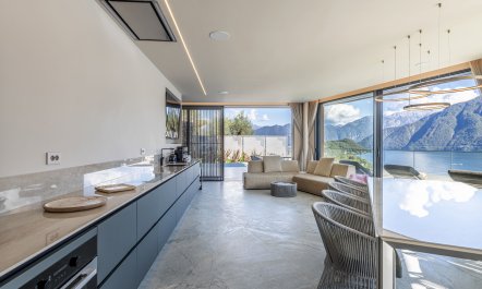 Ophelia on the Lake 5