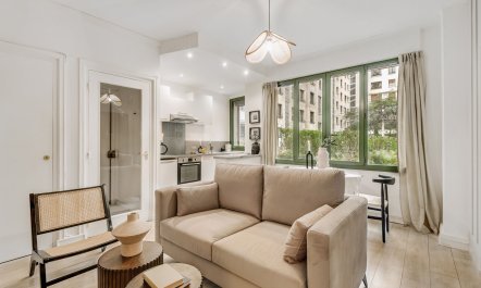 An Air of Elegance 1