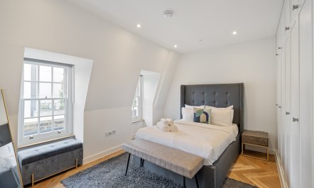 Metropolitan Midnights 8