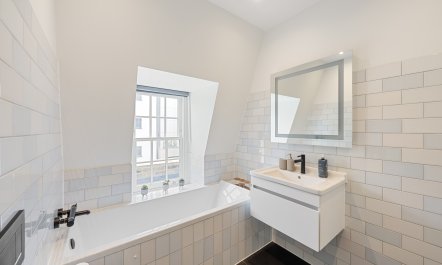 Metropolitan Midnights 9