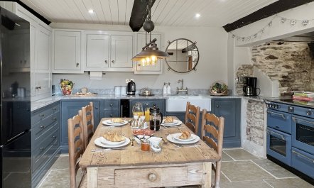 Hare and Hounds, Exton 6