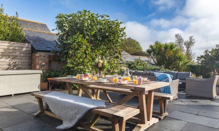 The Farmhouse at Broad Downs 2