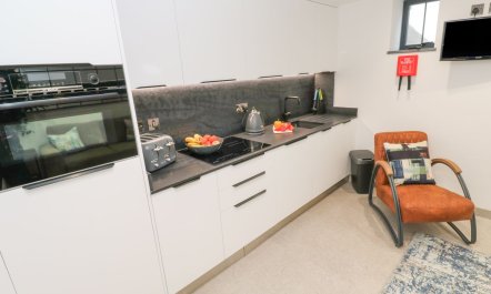 2A Salubrious Terrace 6