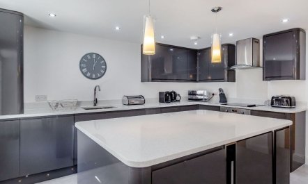 Queen Victoria Suite 4