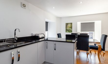 Queen Elizabeth Suite 5