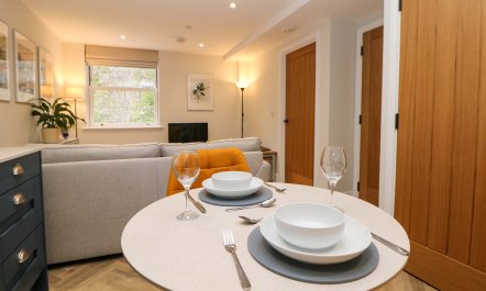 28 Rock Mill Holiday Apartments 3