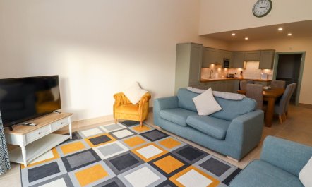 Bears Court North Barn 1 5