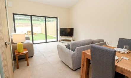 Bears Court North Barn 3 4