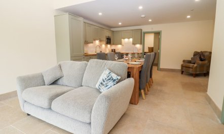 Bears Court North Barn 3 5