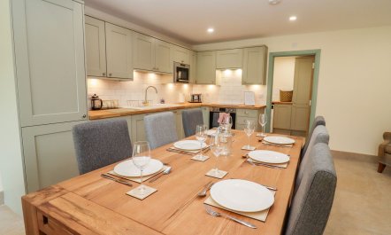 Bears Court North Barn 3 7