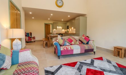 Bears Court North Barn 2 6