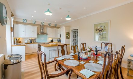 5 Bed in Campbelltown 5