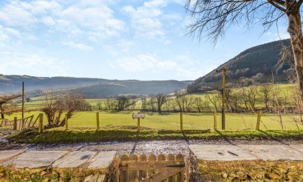 4 Bed in Penybontfawr 1