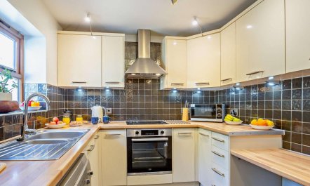 3 Bed in Conwy 6