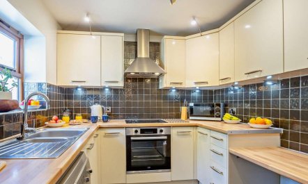 3 Bed in Conwy 6