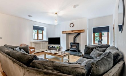 4 Bed in Berrynarbor 1