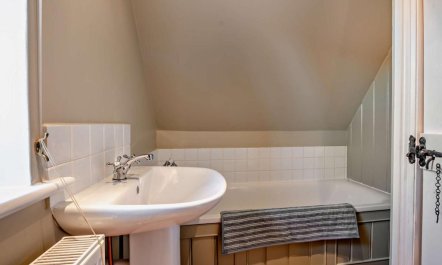 1 Bed in Fifehead Neville 5