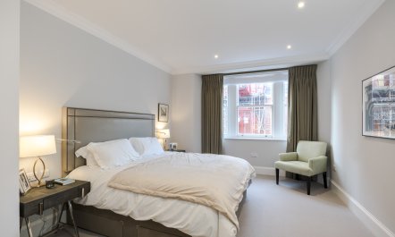 Knightsbridge Delight 1