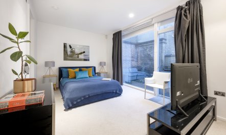 Fitzrovian Romance 5