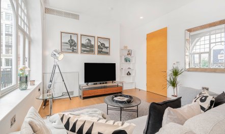 Fitzrovian Romance 4