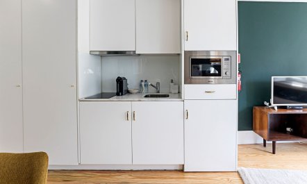 Rich Green & Wicker 5