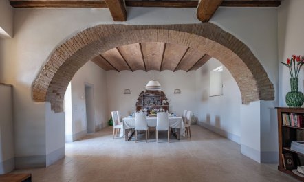 Tranquil Tuscan Retreat 8