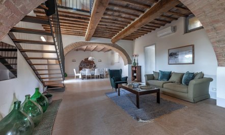Tranquil Tuscan Retreat 4