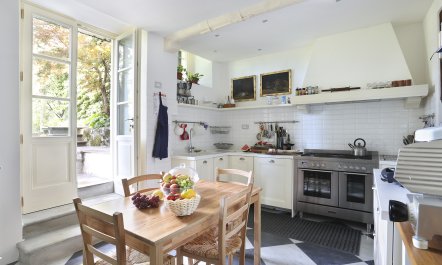 The Tuscan Library 8