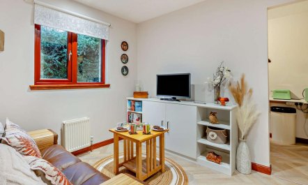 1 Bed in Dollar 1