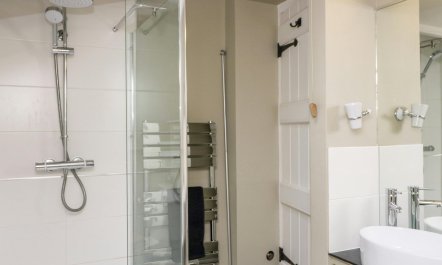 The Chalford Cottage 6