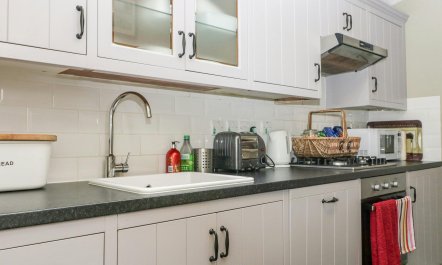 The Chalford Cottage 3