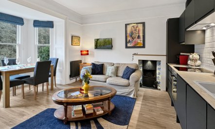 The Penthouse at Woodlands 7