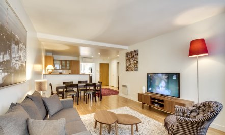 The Paris Pearl 3