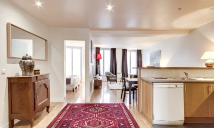 The Paris Pearl 5