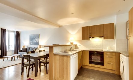 The Paris Pearl 6