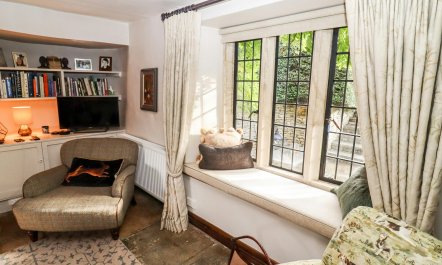 River Windrush Valley Cottage 5