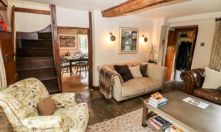 River Windrush Valley Cottage 3