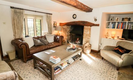 River Windrush Valley Cottage 4