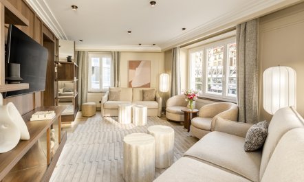 Queen of the Moment 2