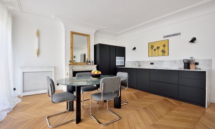 Parisian Silhouette 4