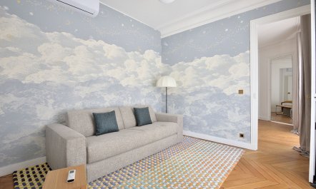 Parisian Silhouette 8