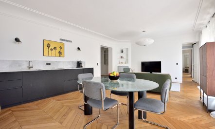 Parisian Silhouette 5